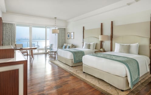 Queen Deluxe Palm Sea View Room